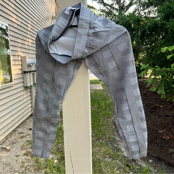 Old Navy High Waist Pixie Skinny Pants for Women - Picture 1 of 3